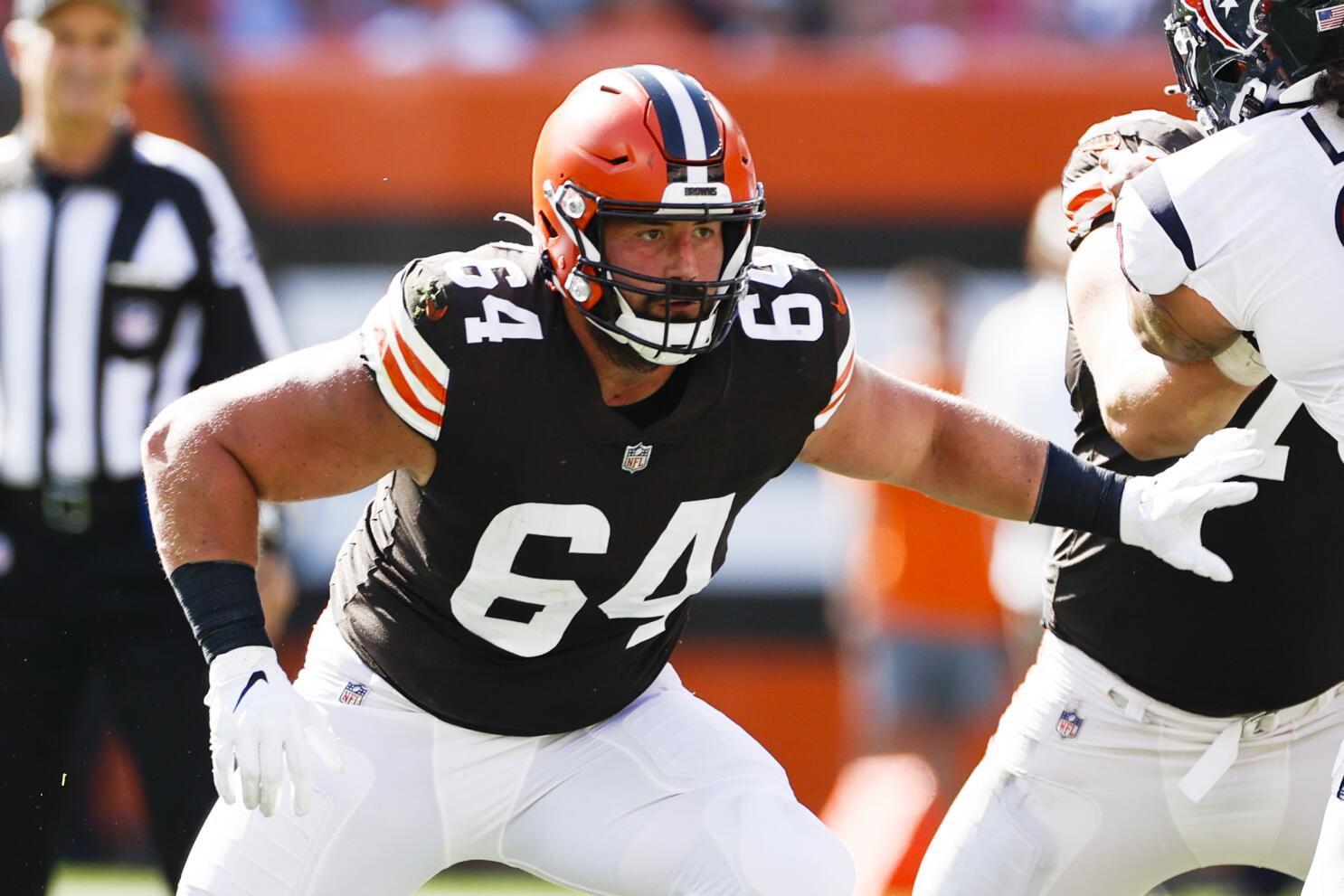 Browns center JC Tretter re-elected players' union president - The