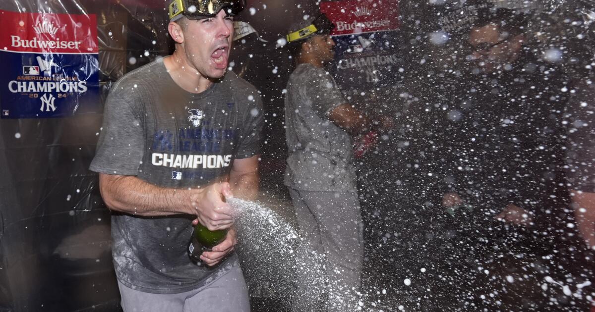 Soto conecta un jonrón de 3 carreras en el décimo para poner a los Yankees en la Serie Mundial por 41ª vez