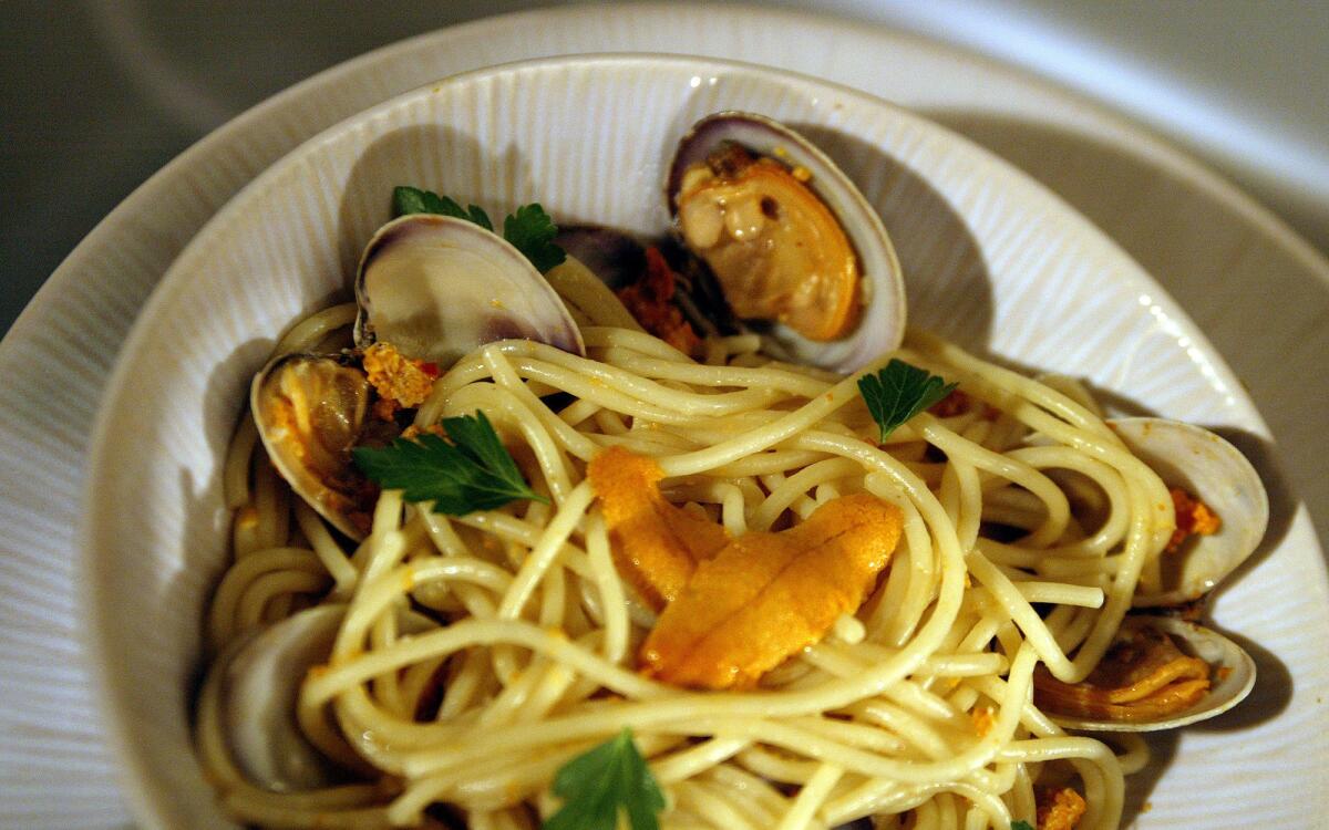 Spaghetti with sea urchins and clams