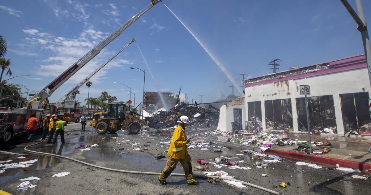 Stubborn fire destroys 99 Cents Only store in Culver City, prompting