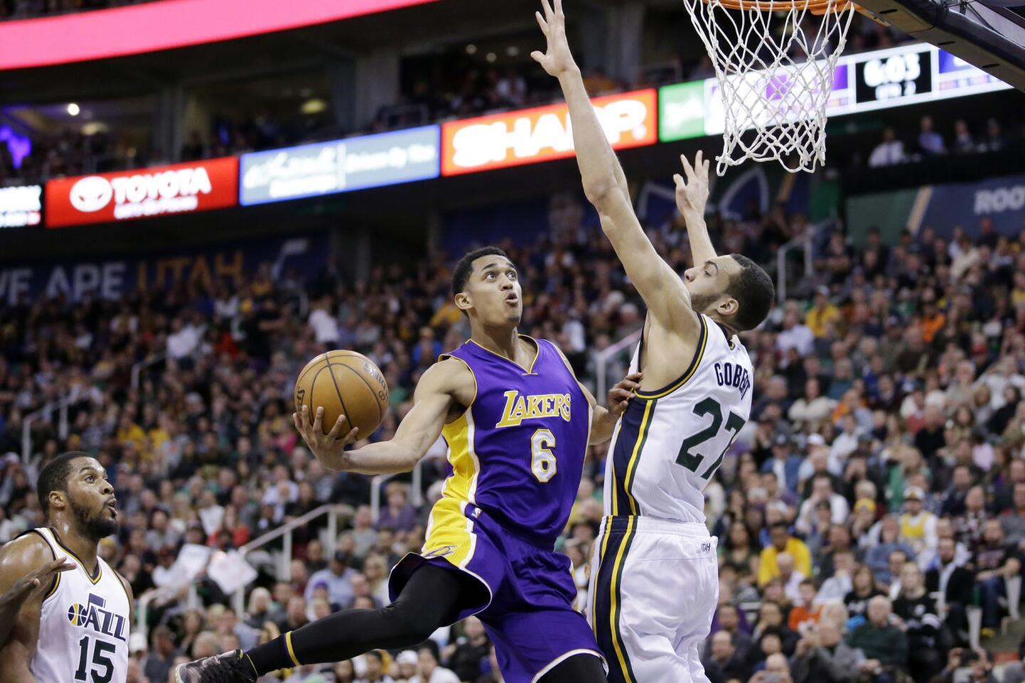 Jazz Clarkson Wears Lakers Kobe Jersey Before Facing Clippers