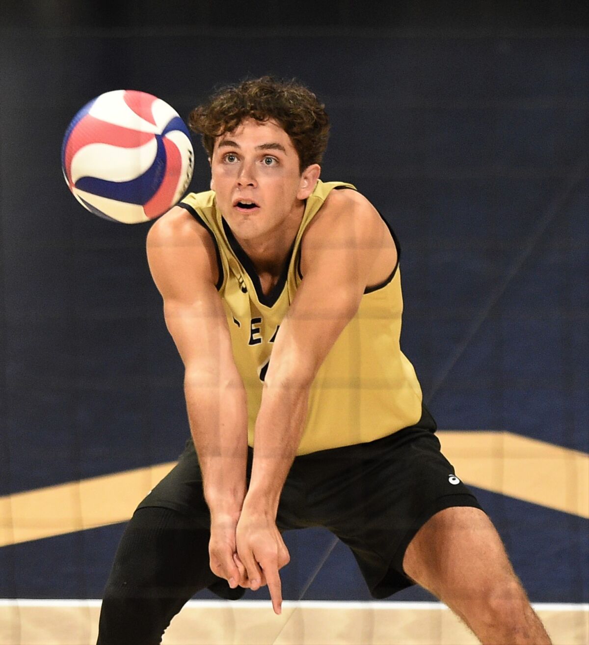 Mason Briggs, libéro de Long Beach State, lors d'un match.