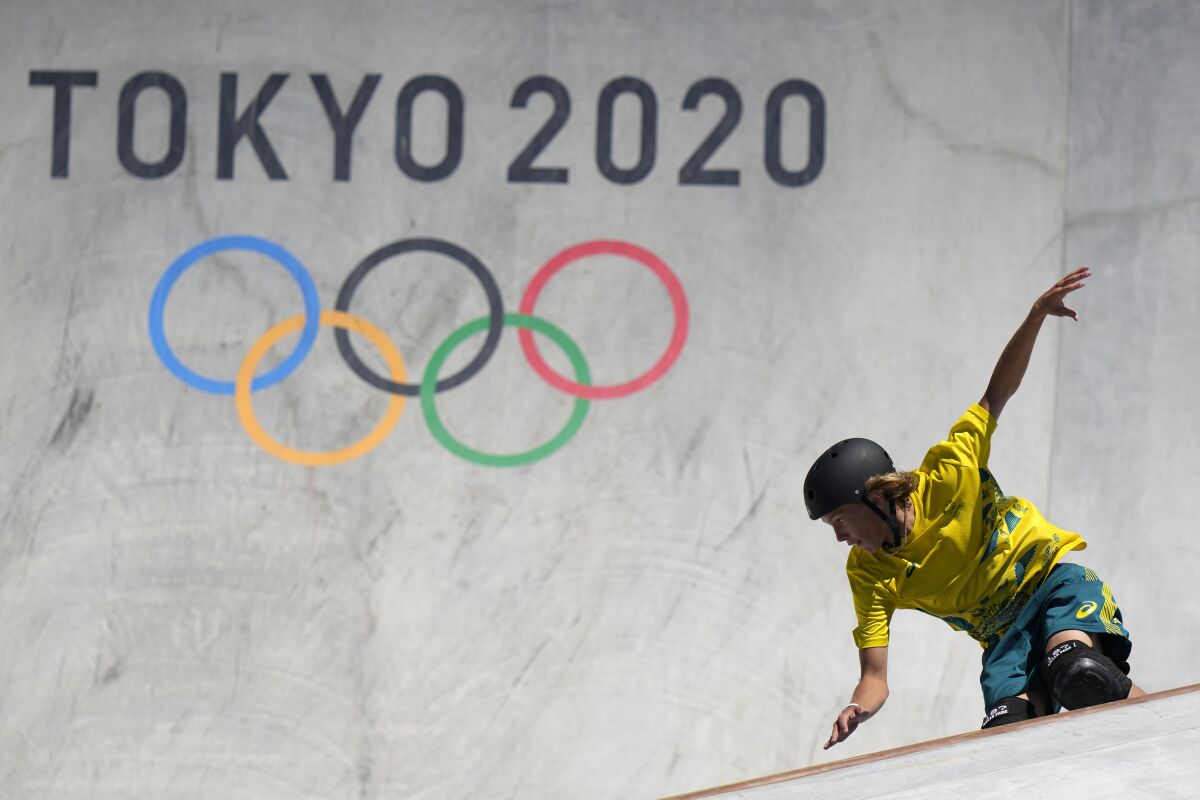 Keegan Palmer of Australia competes in the men's park skateboarding prelims at the 2020 Summer Olympics, Thursday, Aug. 5, 2021, in Tokyo, Japan. (AP Photo/Ben Curtis)