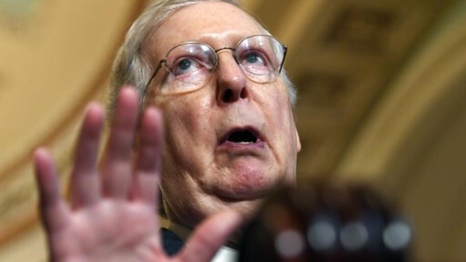 McConnell freezes up again during Kentucky news conference