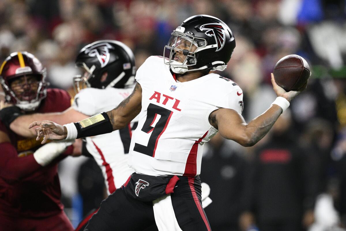 Atlanta Falcons quarterback Michael Penix passes against the Washington Commanders on Dec. 29.