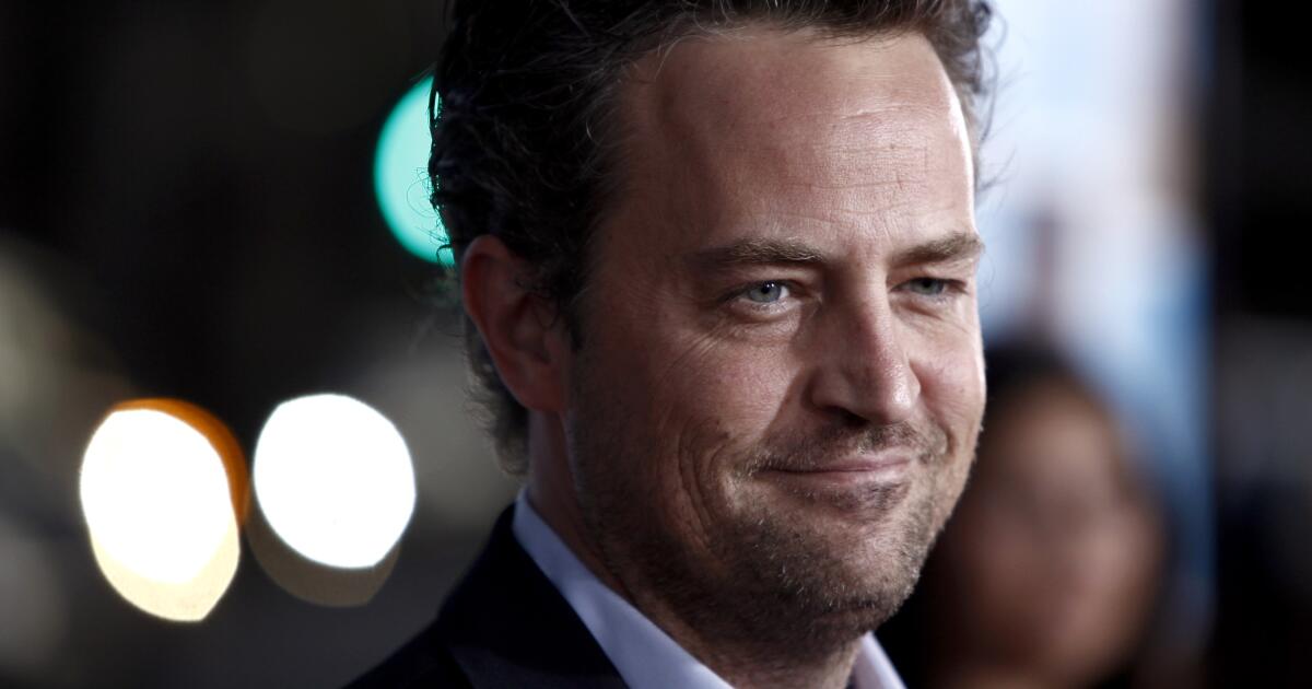 'Friends' star Matthew Perry dead at 54, found in hot tub at L.A. home, sources say - Los Angeles Times thumbnail