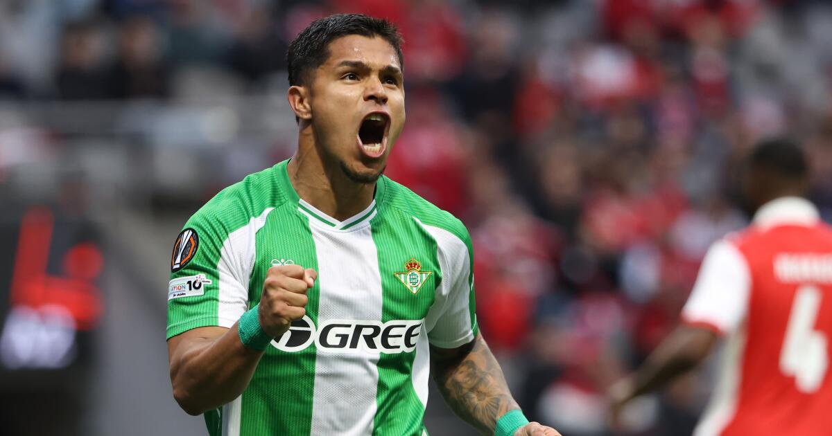 Cucho Hernández Rescata Empate Para Betis en Braga