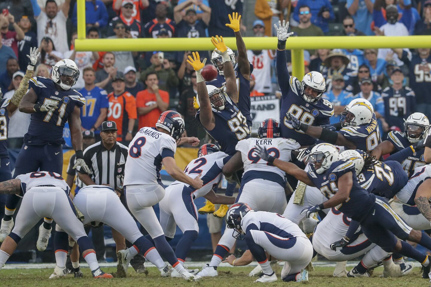 Denver Broncos kicker Brandon McManus kicks a 34-yard field goal to beat the Chargers 23-22 at Stubhub Center.