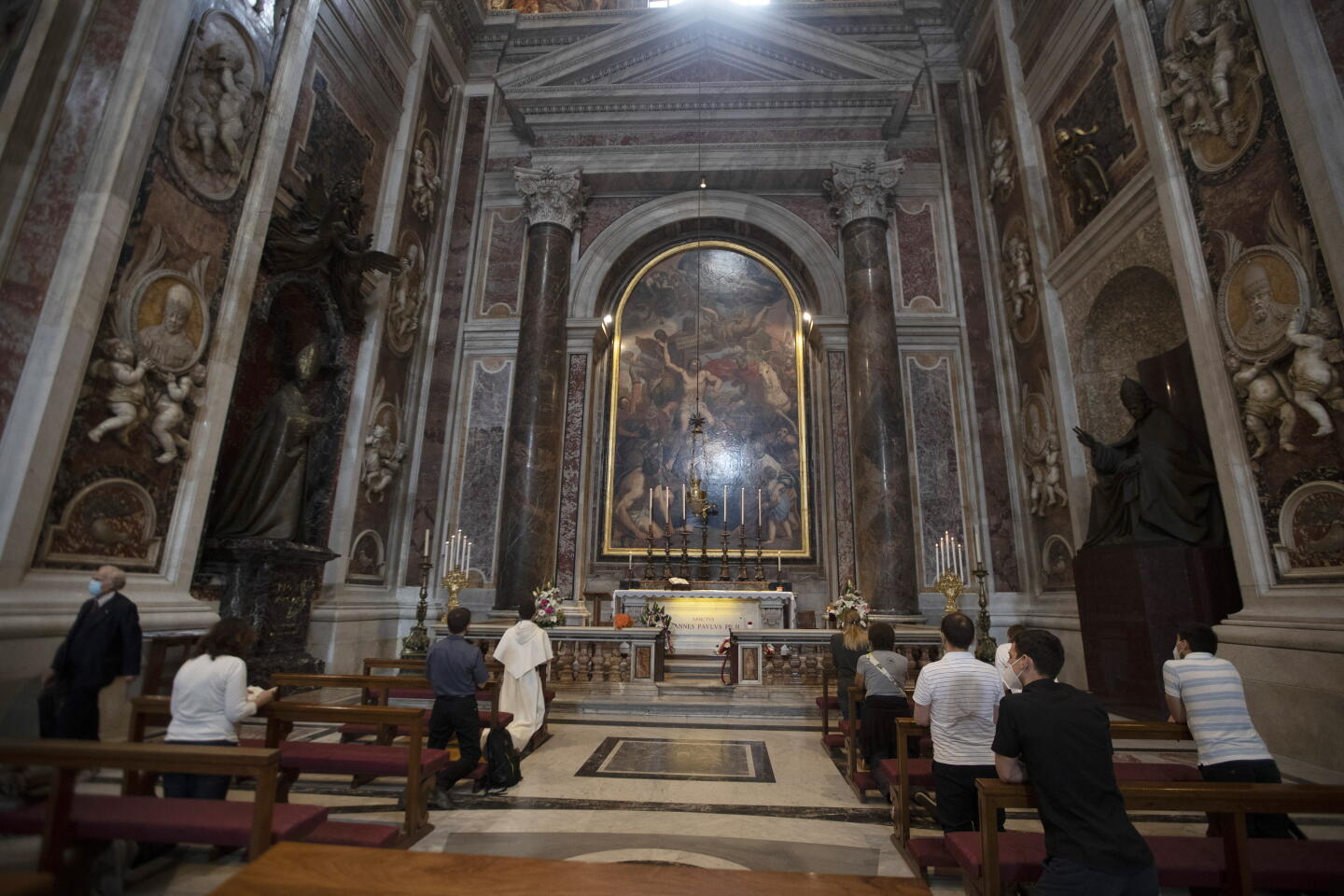 Vatican Mask The Vatican reopens for Mass for first time amid coronavirus - Los ...