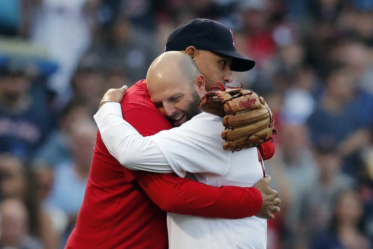 Dustin Pedroia, beloved Boston Red Sox second baseman, receives final  Fenway Park salute - ESPN
