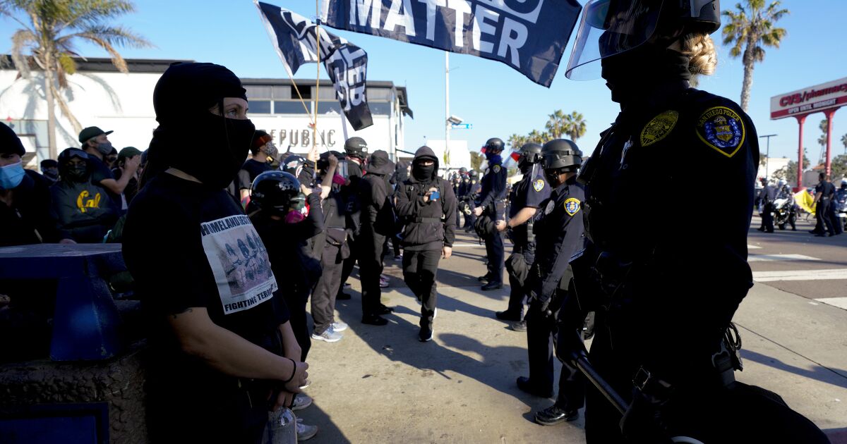 Un partisan présumé d'”Antifa” condamné à une peine de prison à San Diego