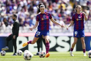 Ingrid Syrstad Engen del Barcelona previo al partido contra Chelsea en las semifinales de la Liga de Campeones femenina, el sábado 20 de abril de 2024. (AP Foto/José Bretón)