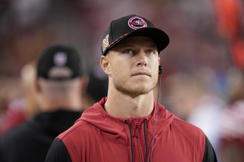 El corredor de los 49ers de San Francisco, Christian McCaffrey durante la segunda mitad de un partido de fútbol americano de la NFL contra los Jets de Nueva York en Santa Clara, California, el lunes 9 de septiembre de 2024. (AP Foto/Godofredo A. Vásquez)