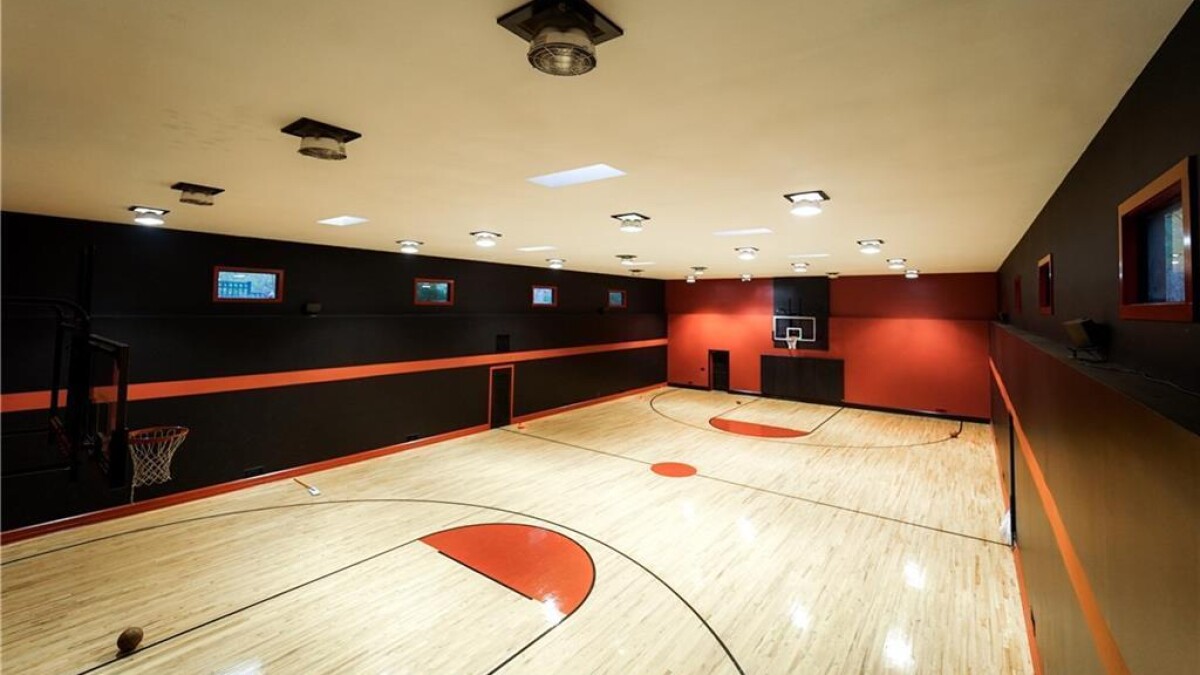 Former Laker Jordan Hill Sells Georgia Mansion With Indoor