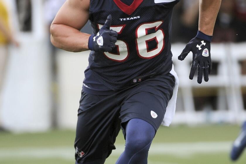 Houston Texans linebacker Brian Cushing has signed a six-year contract extension with the team.