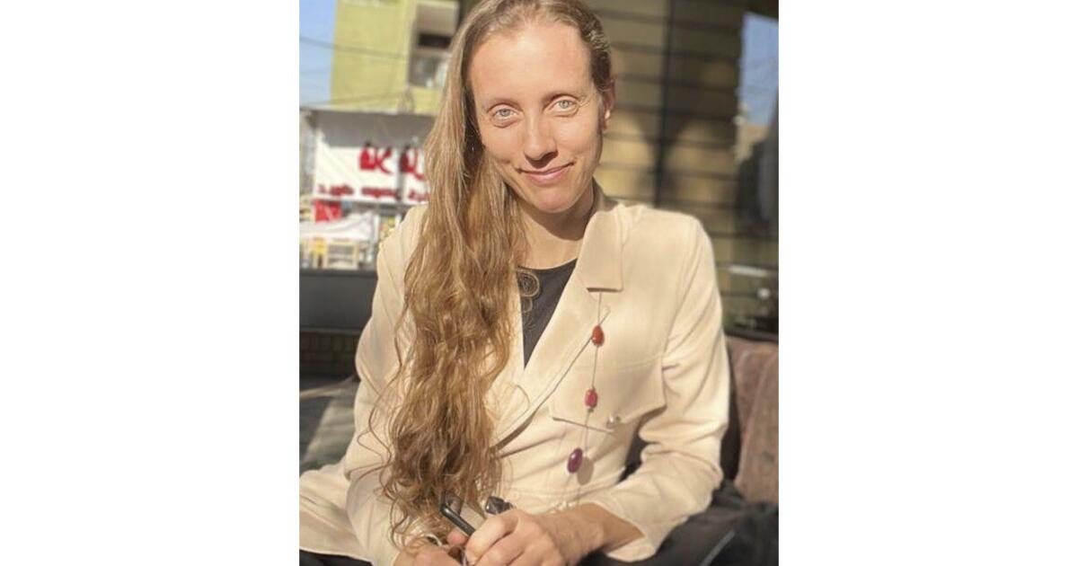 Sa mère espère qu’un journaliste américain reviendra après avoir été libéré des ravisseurs irakiens