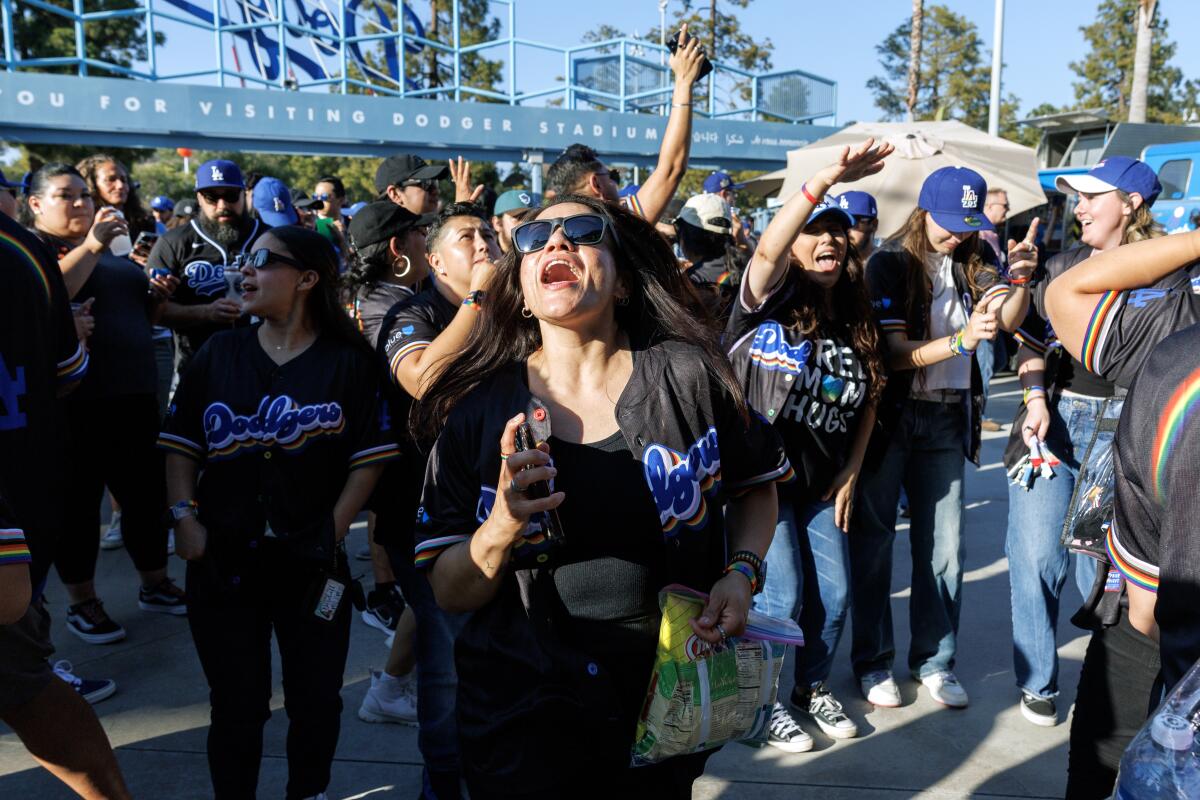 Dodgers hayranları Onur Gecesi'nin tadını çıkarıyor.