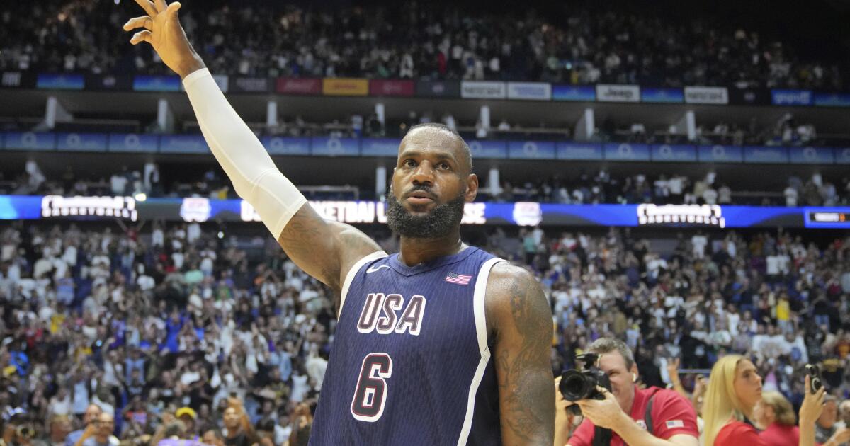 LeBron James' last-minute layup gives U.S. one-point win over South Sudan