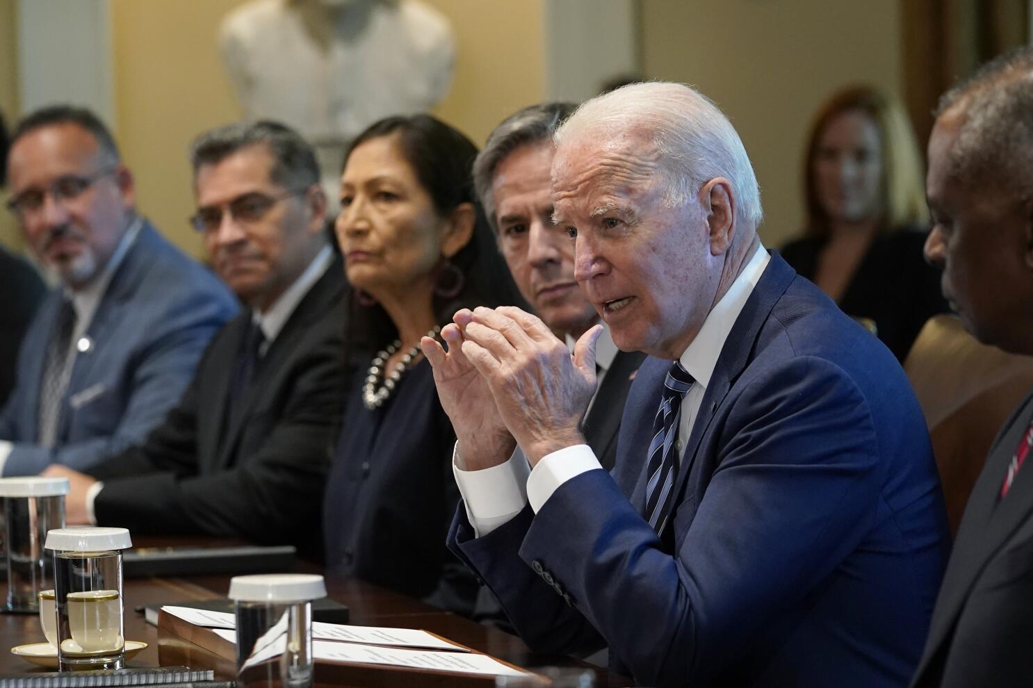 Biden is eager to run on the economy — 'Bidenomics' — but voters have their  doubts – KGET 17