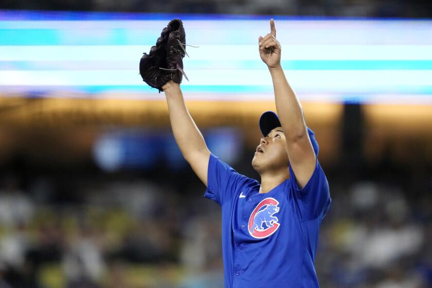 El japonés Shota Imanaga, abridor de los Cachorros de Chicago, festeja durante el juego ante los Dodgers de Los Ángeles, el martes 10 de septiembre de 2024 (AP Foto/Mark J. Terrill)