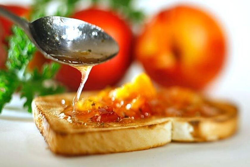 Perfumed nectarine jam meets toast. Cooking jam in small amounts, one feels free to experiment.
