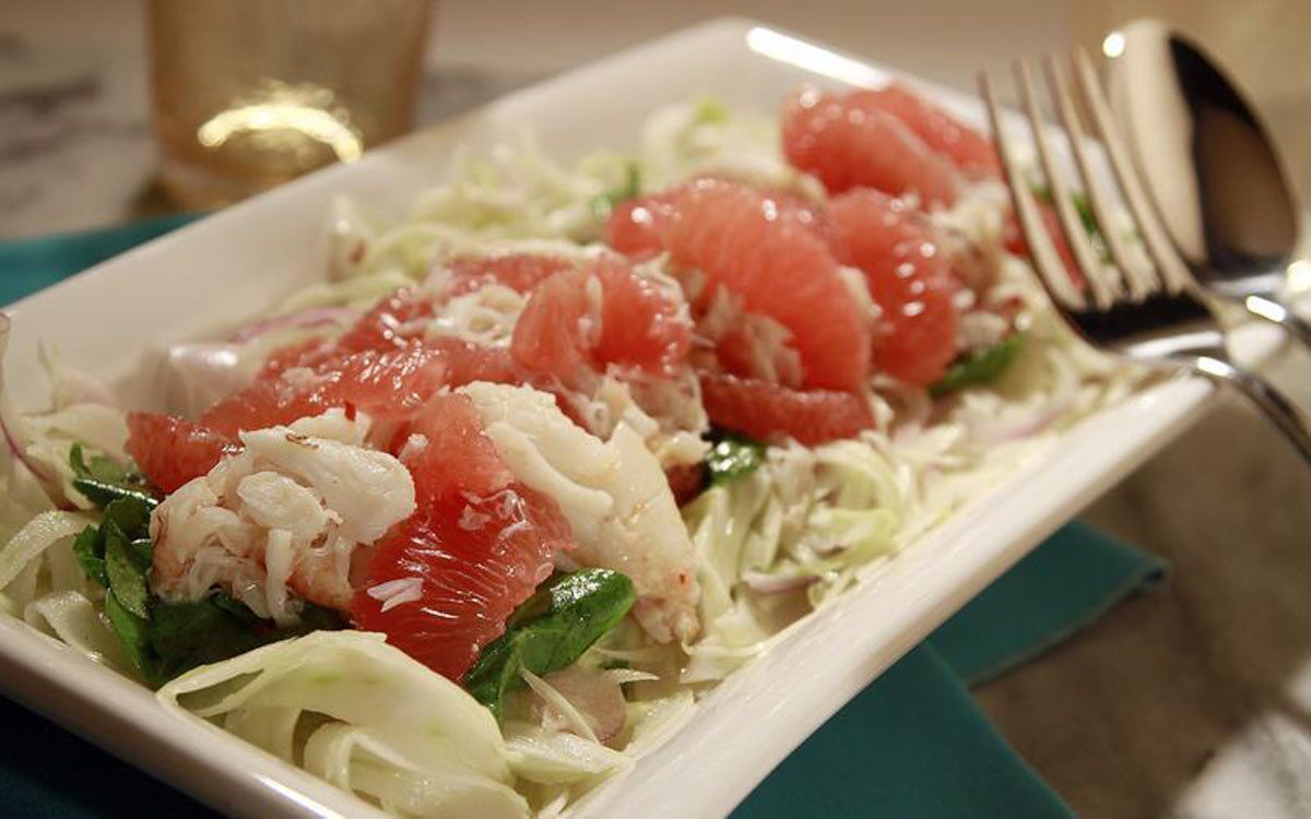 This hearty salad comes together in only 20 minutes. Recipe: Pink grapefruit and fennel salad with crab