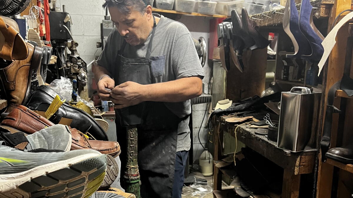 Opinion: Hugo's owned his Midway shoe repair shop since 2001. Now he has less than 30 days to leave. - Vimarsana News