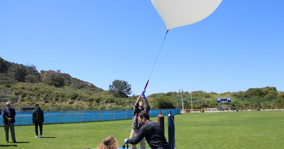 San Diego Jewish Academy’s physics students successfully launch high altitude weather balloon to 100,000 feet