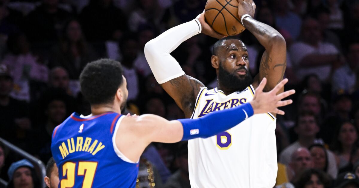 La star des Lakers LeBron James sera de retour pour la 21e saison NBA