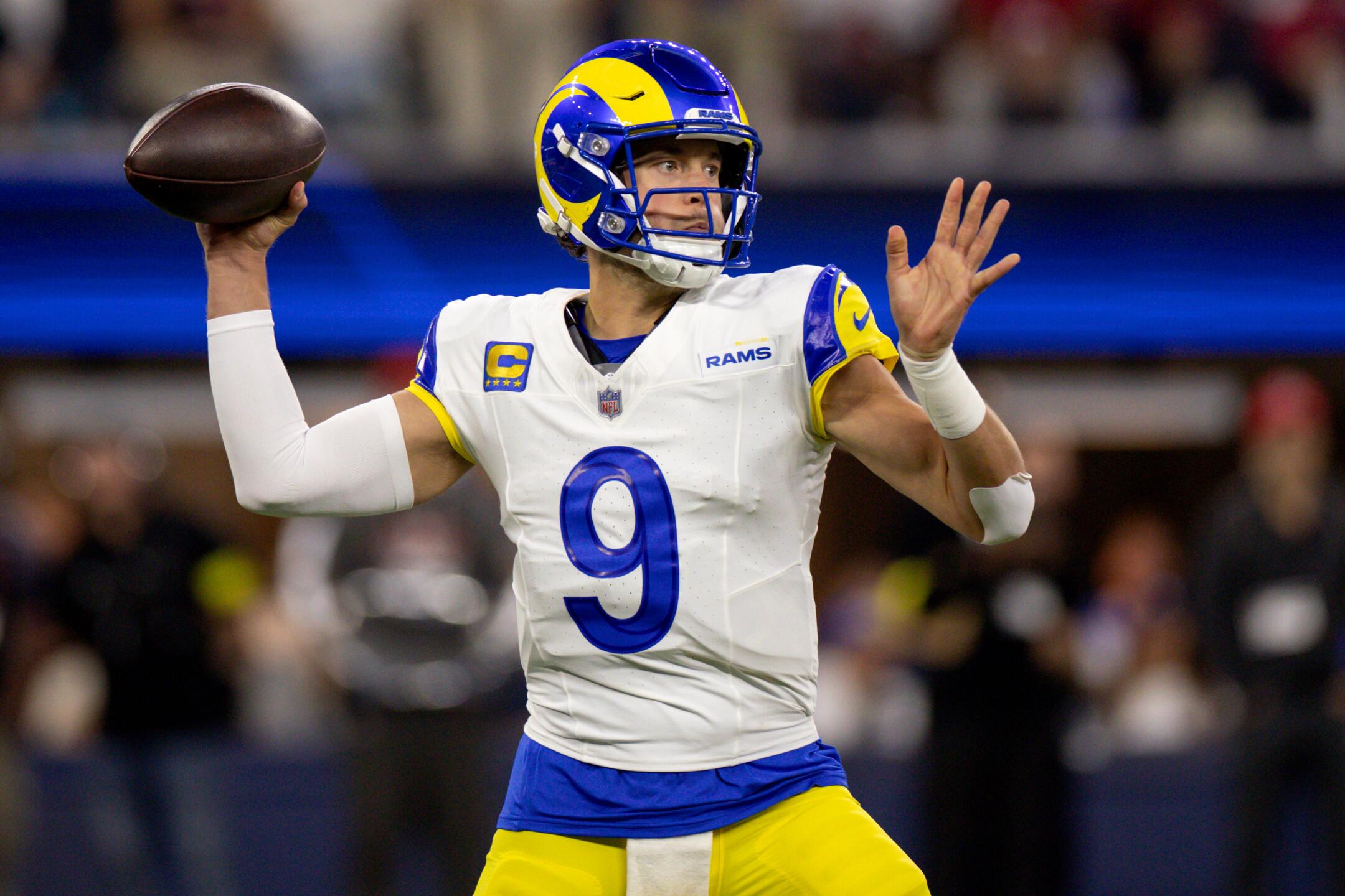 Rams surge to top of NFC, blowing out Bucs for 6th straight win - Los ...