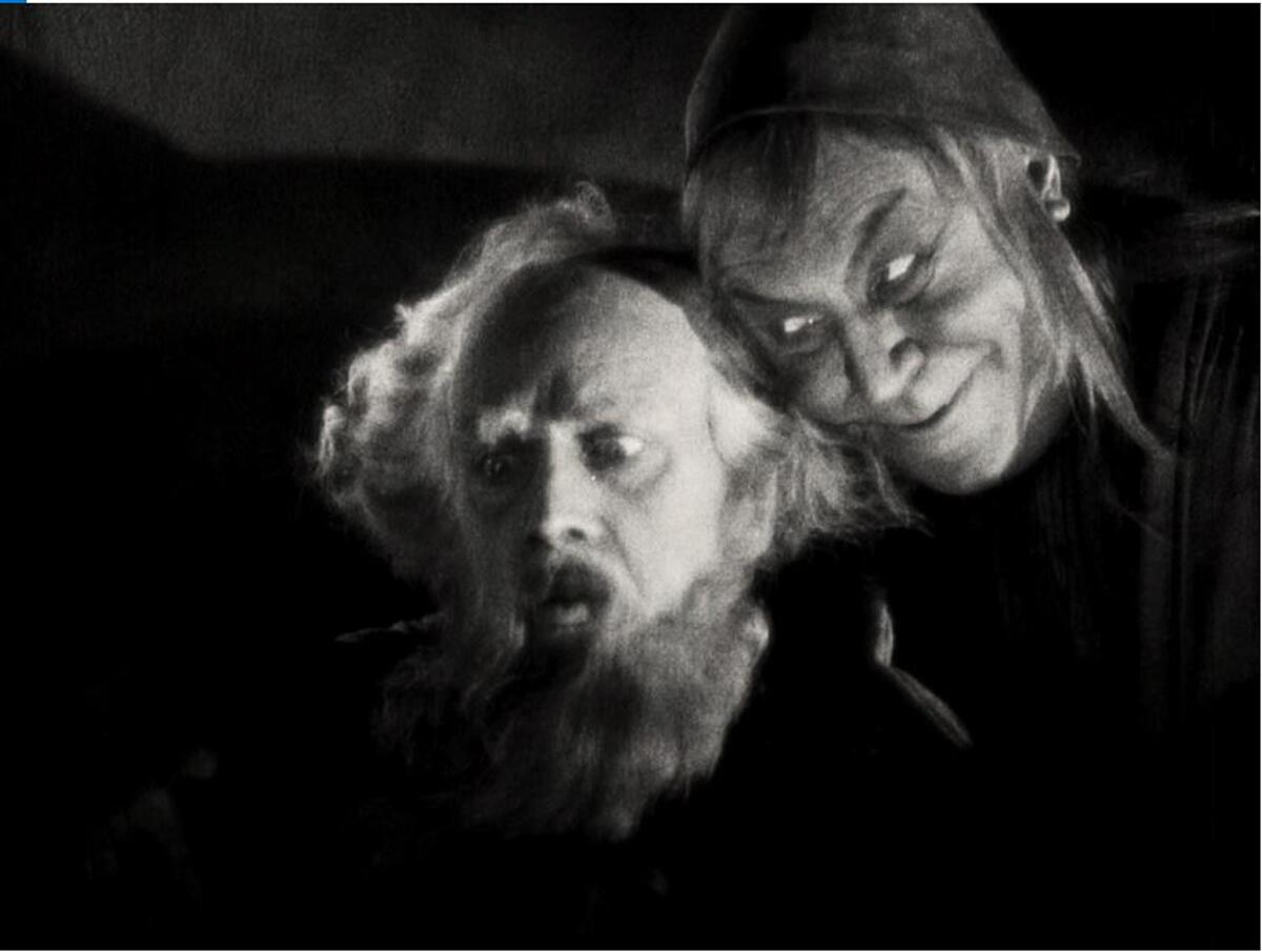 Fotograma de la película muda de 1926 de FW Murnau “Fausto – Un cuento popular alemán”.