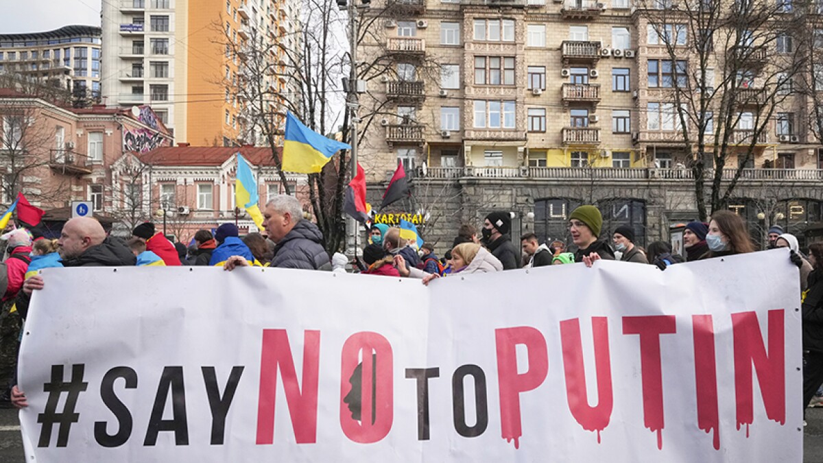 U.S. relocating embassy from Ukraine's capital amid fears of ...