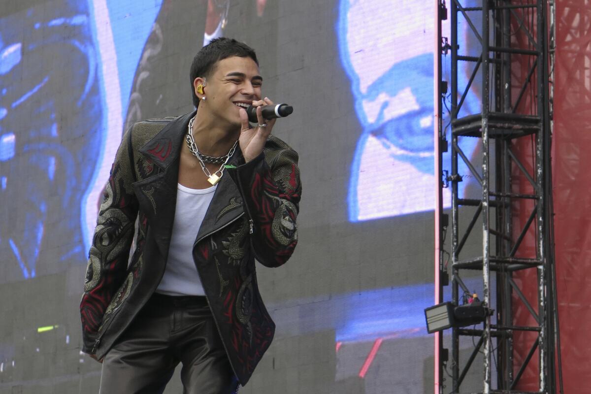 El cantante puertorriqueño Robi durante su concierto en el Coca-Cola Flow Fest 