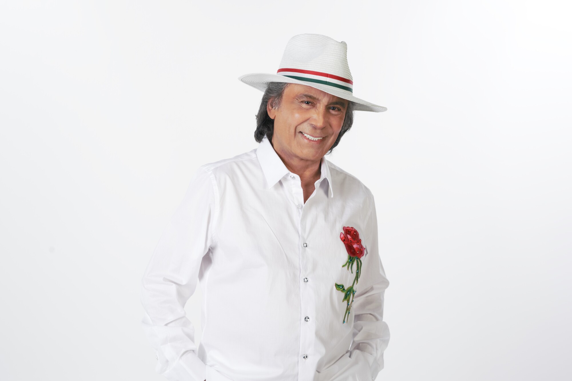 King Clave le canta a su propia nostalgia y a la de muchos de sus contemporáneos