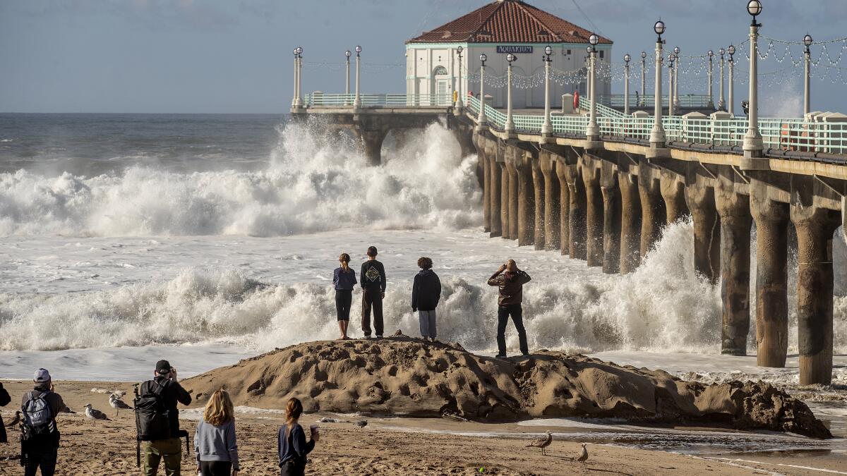 More Giant Waves and Rain Forecast for California Coast - The New York Times