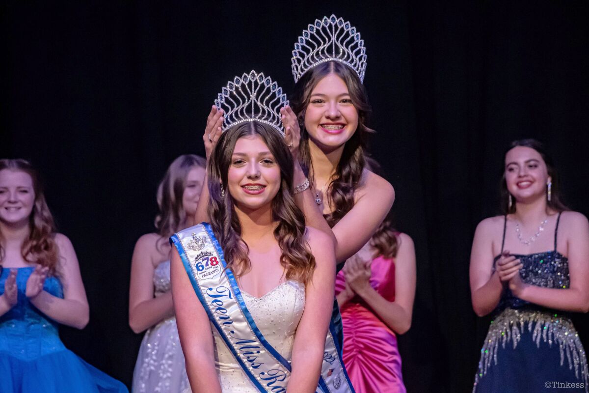 Teen Miss Ramona 2023, Caterina Filippone, accepts her crown from the outgoing Teen Miss Ramona 2022, Joanna Abarca.