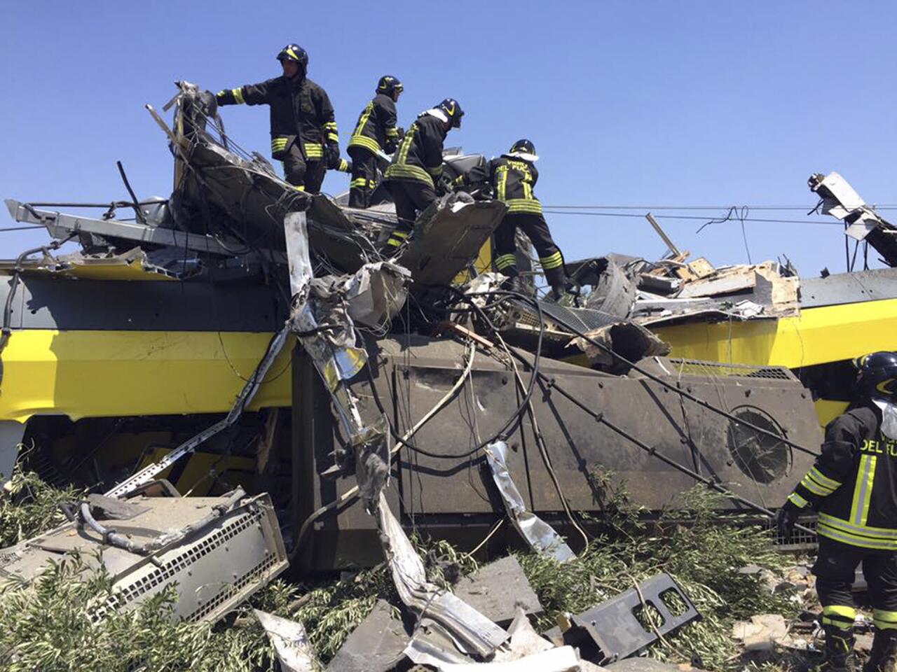 Train crash in Italy kills 20