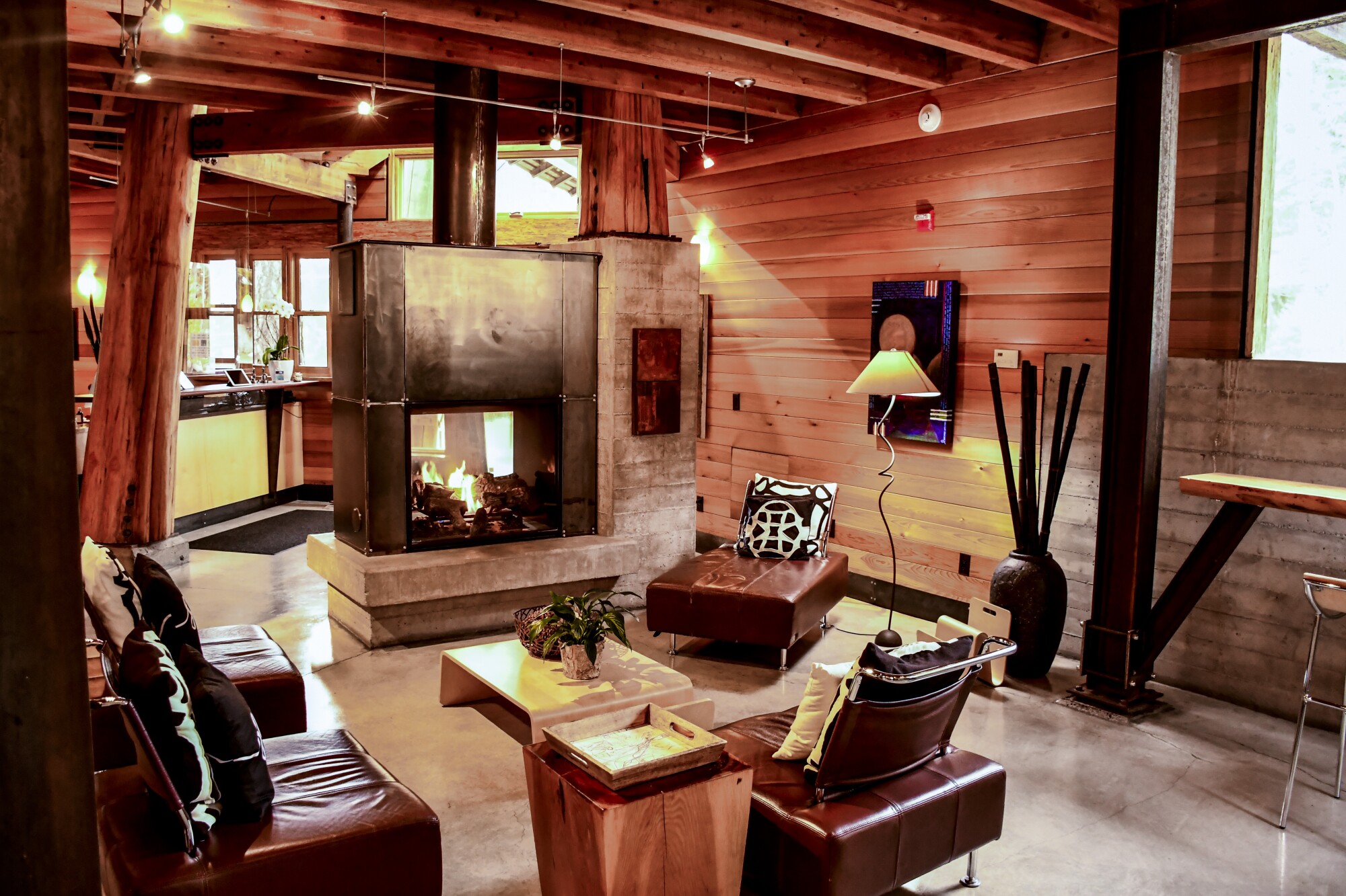 The Cedar House Sport Hotel in Truckee units login cabin style with industrial chic.