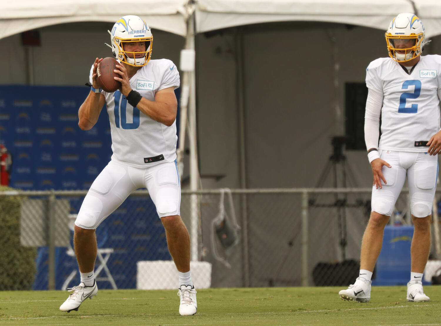 Chargers aim to change offense for backups Easton Stick, Taylor Heinicke