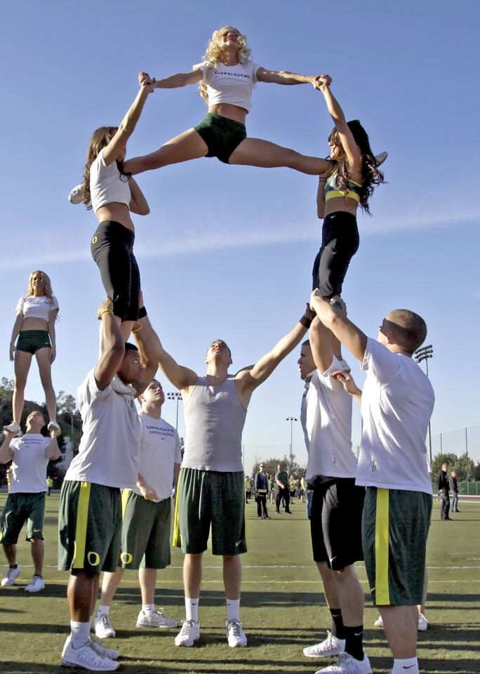 Photo Gallery: Oregon Ducks band practice at Glendale College