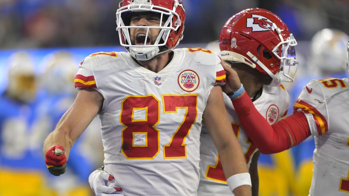 Chargers' Justin Herbert melts under Chiefs pressure in loss at Kansas City  - The San Diego Union-Tribune