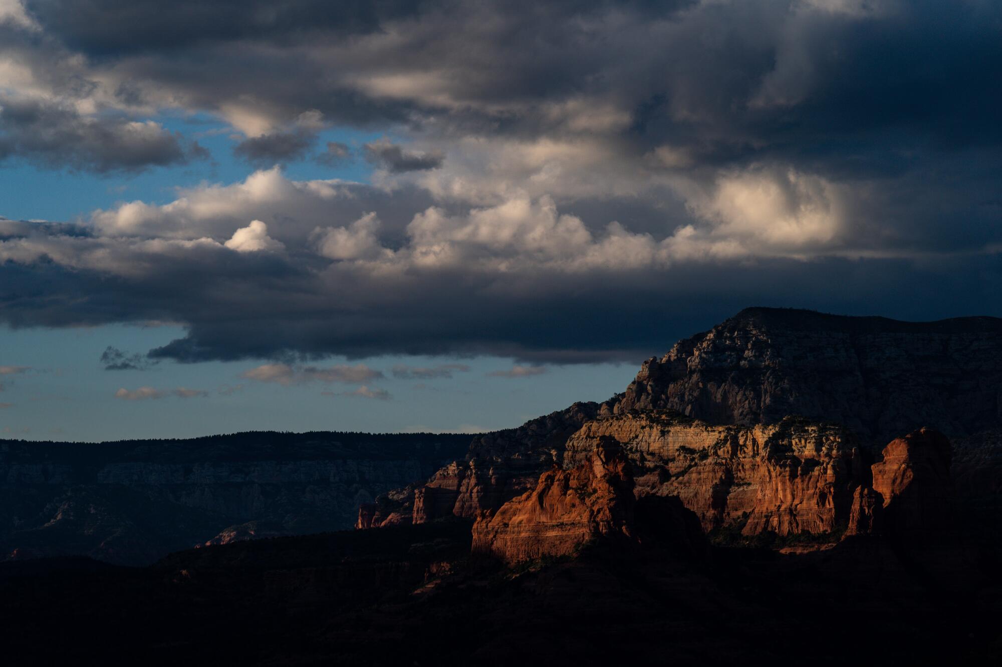 El sol se pone en Sedona, Arizona, en una tarde reciente.