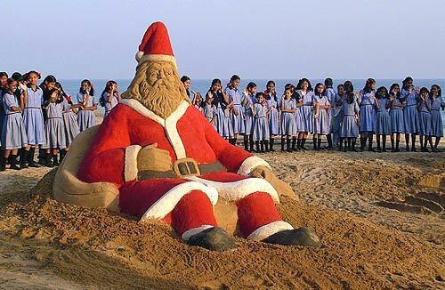 Santa Claus sand sculpture