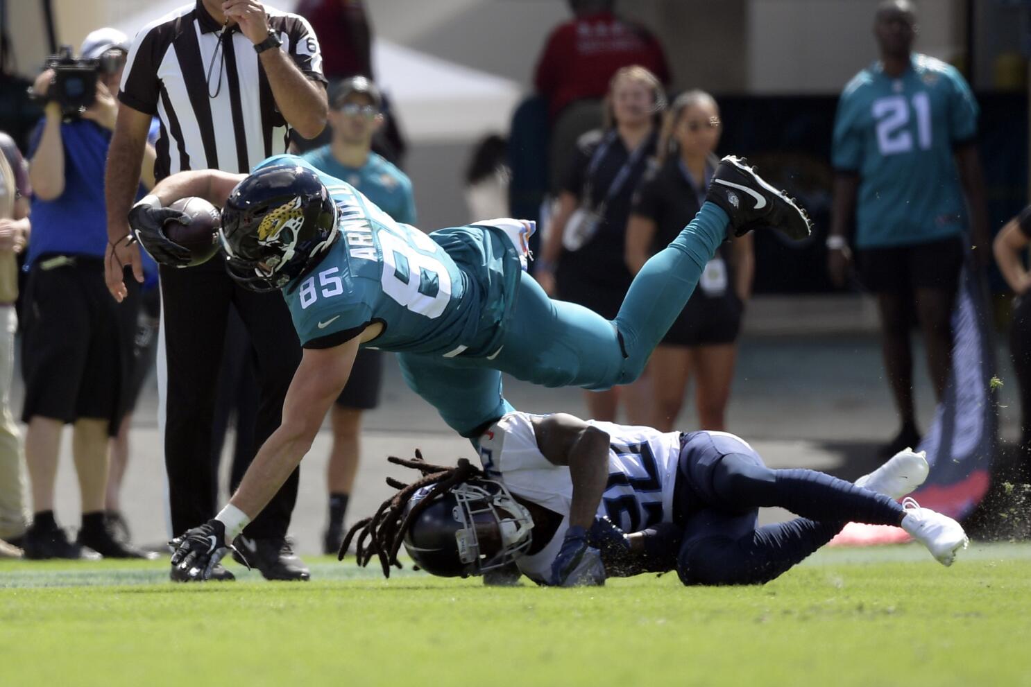 Dolphins, Jaguars take in-state series, skids across pond - The San Diego  Union-Tribune