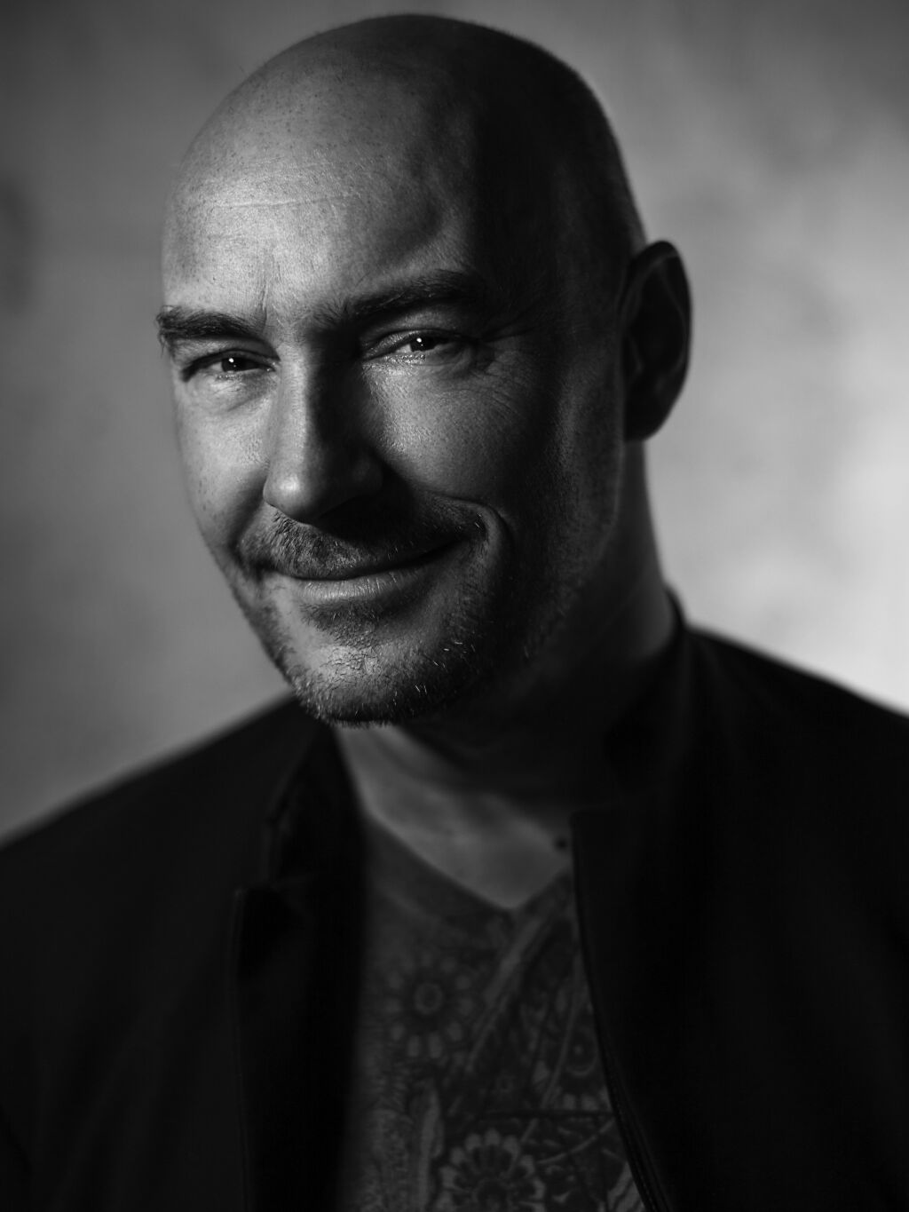 Review: Comics icon Grant Morrison's campy debut novel 'Luda' - Los ...