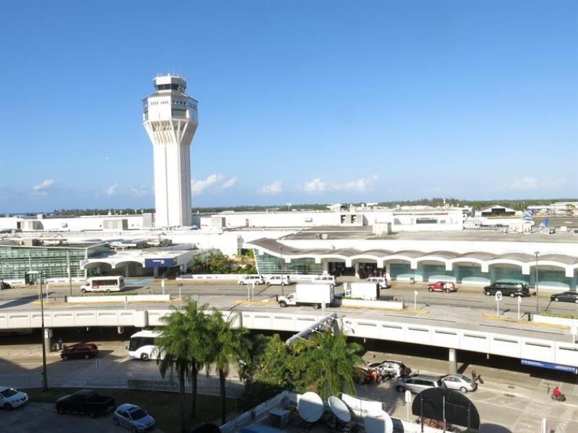 Vista parcial del Aeropuerto Luis Muñoz Marín en San Juan (Puerto Rico). EFE/Archivo