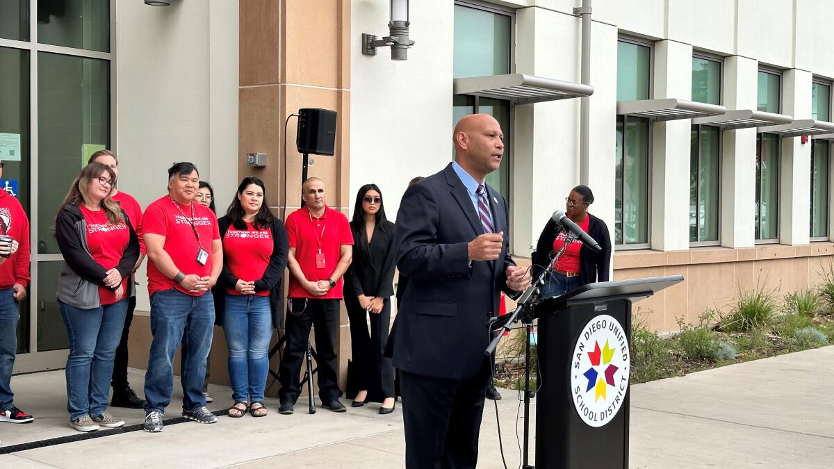 San Diego principal connects with troubled kids because he was one - The  San Diego Union-Tribune