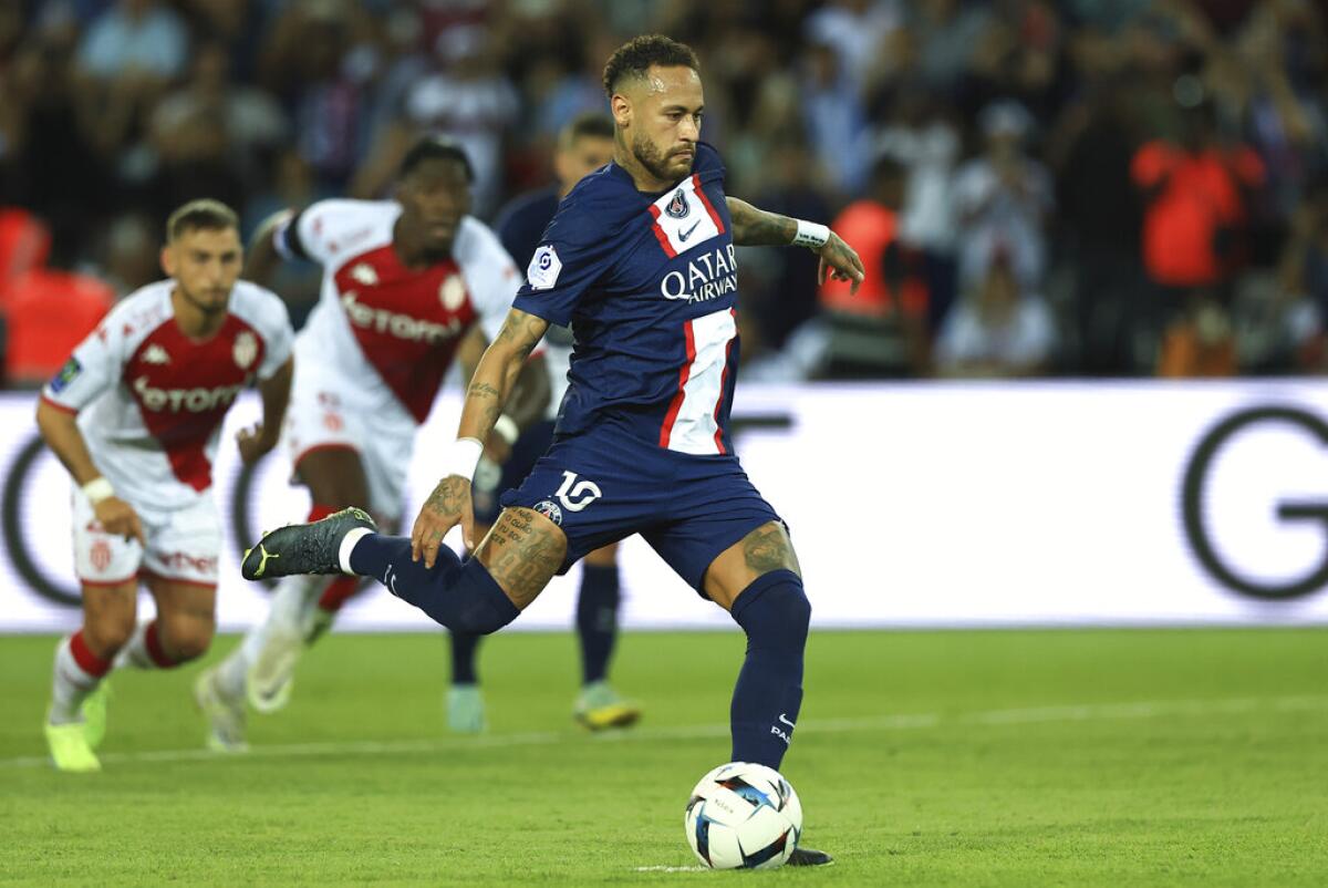 Neymar anota de penal en el empate del París Saint Germain