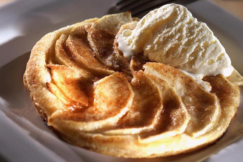 Recipe: The simplest apple tart