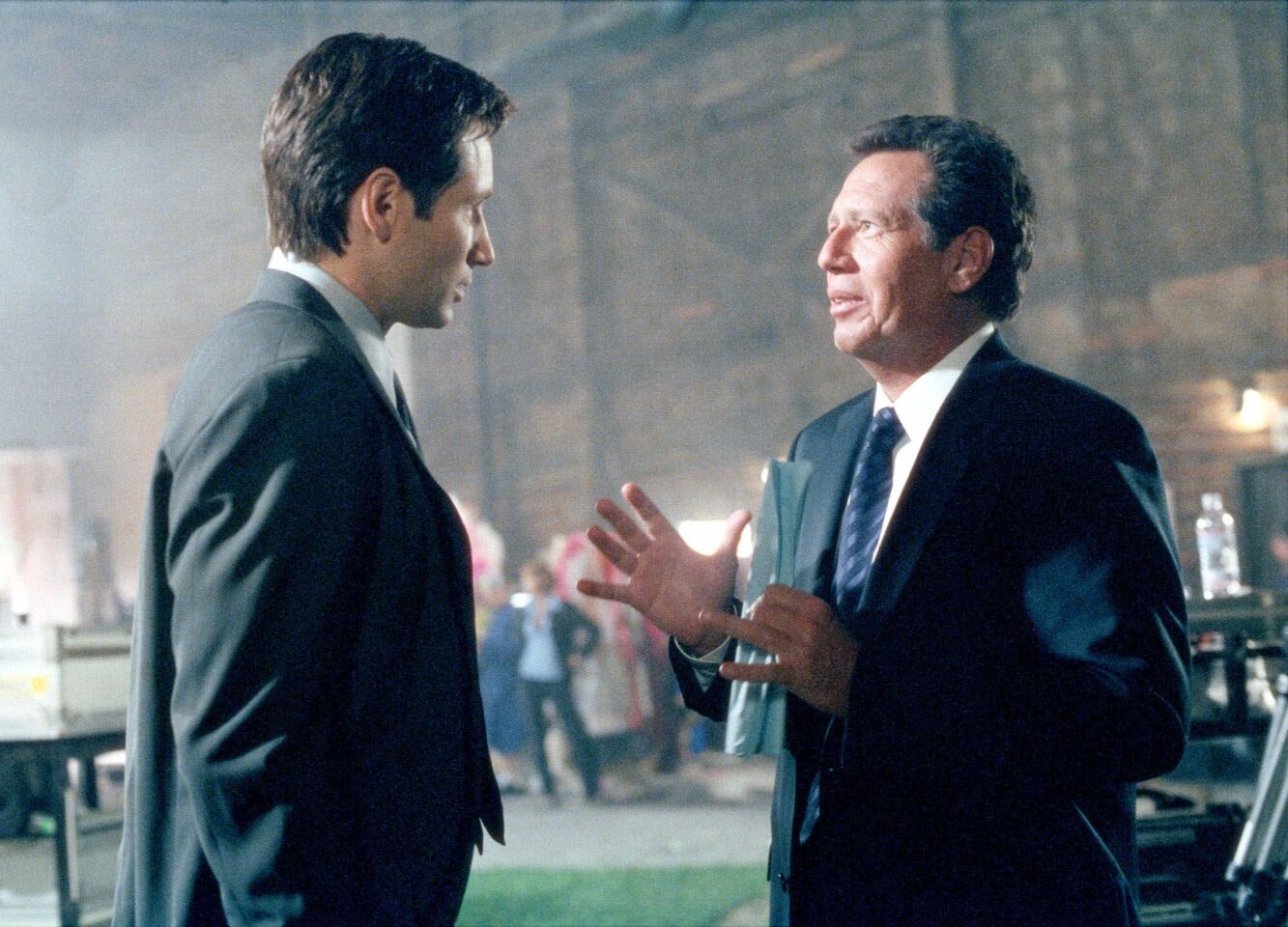 Shandling, right, continued his collaborations with Duchovny when he guest-starred in a 2000 episode of "The X-Files."